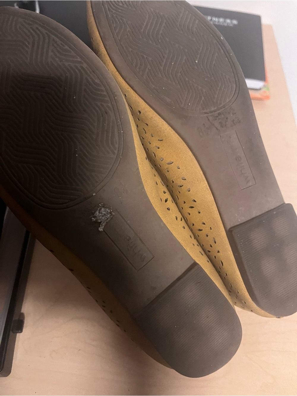White mountain Women's Mustard Yellow Laser-Cut Slip-On Flats loafers 8.5 - Picture 4 of 4